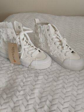 NWOT Patrizia White Floral Lace High-Top Sneakers